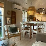 Classic House 100 Meters To The