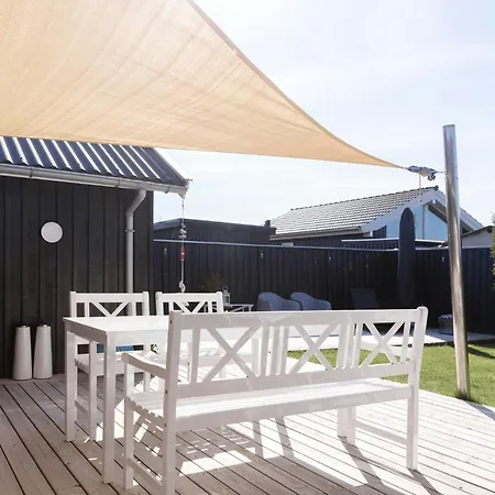 Classic House 100 Meters To The 度假居