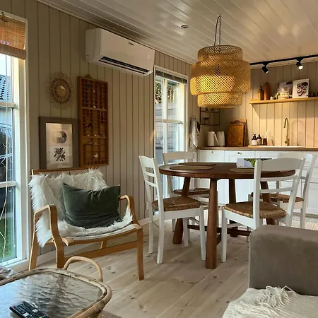 Classic House 100 Meters To The
